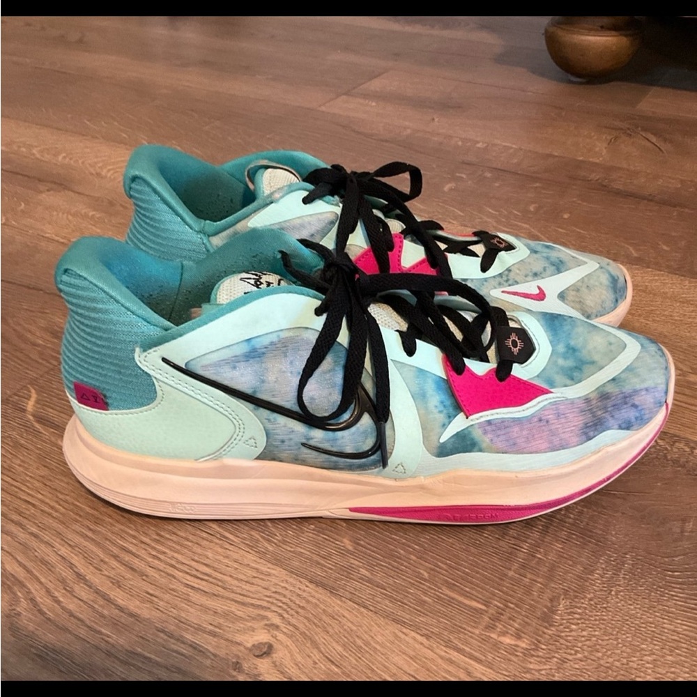 Men’s Nike Kyrie Low 5 Community shoe, 11.5